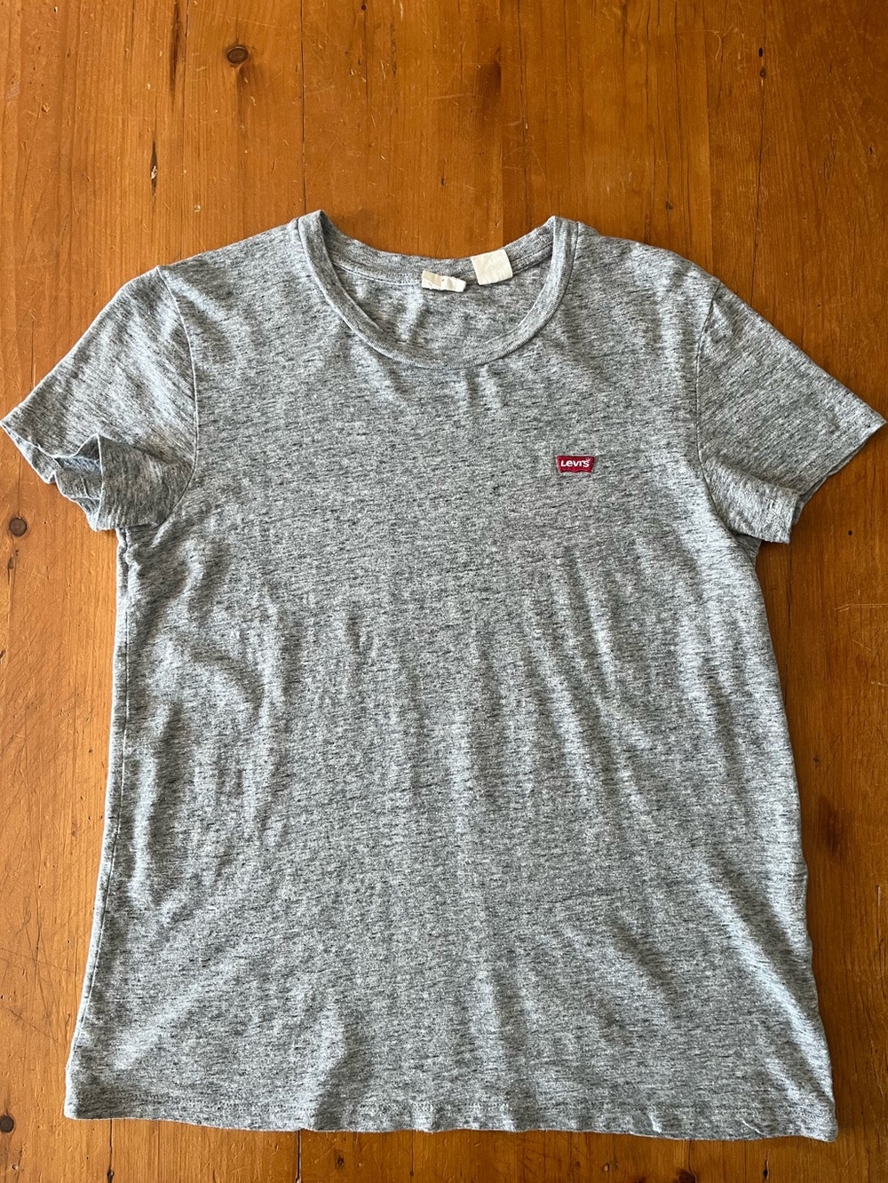 Levi’s Women’s Heather Gray Short Sleeve Tee with Embroidered Logo on Chest